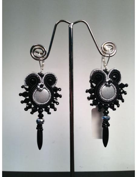 PENDIENTES FLAMENCA PEQUEÑOS GRIS Y NEGRO