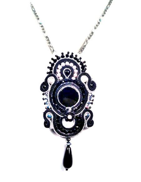 COLGANTE DE BISUTERIA SOUTACHE, NEGRO PLATA