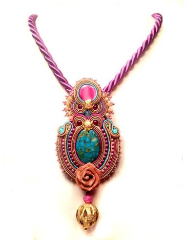 COLGANTE DE BISUTERIA SOUTACHE,GARNDE...
