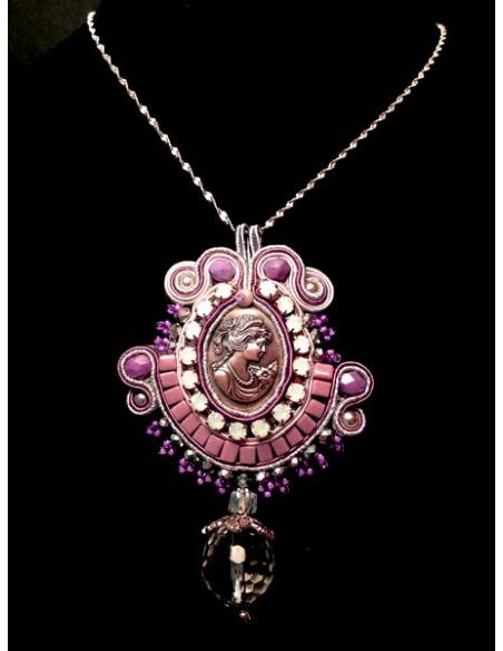 COLGANTE DE BISUTERIA SOUTACHE,CAMAFEO PLATA AMATISTA