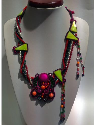 GARGANTILLA DE DISEÑO SOUTACHE Y...