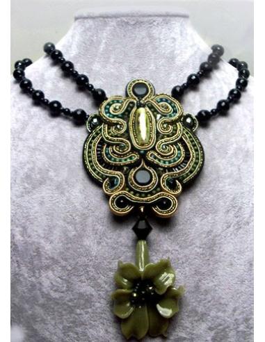 GARGANTILLA DE DISEÑO SOUTACHE,VERDE...
