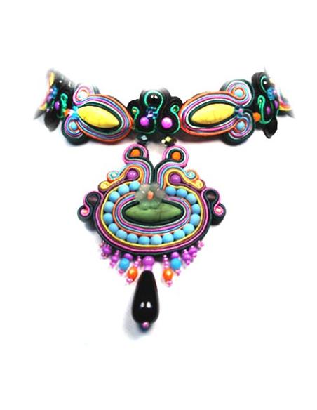 GARGANTILLA DE DISEÑO SOUTACHE, MULTICOLOR PEGADA