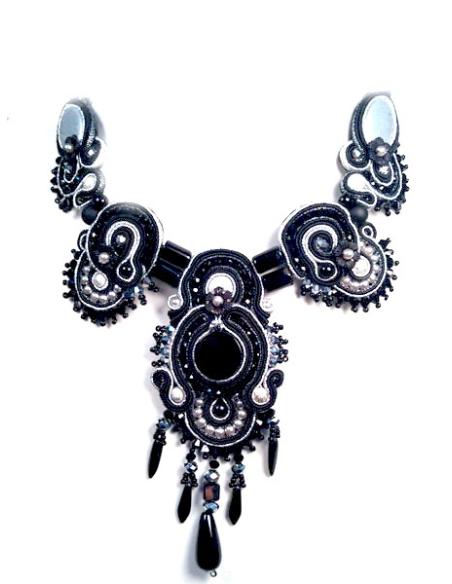GARGANTILLA SOUTACHE FLECOS  SUTACHE NEGRO PLATA