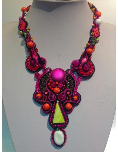 GARGANTILLA DE DISEÑO SOUTACHE,VIOLETA EMBROIDERY