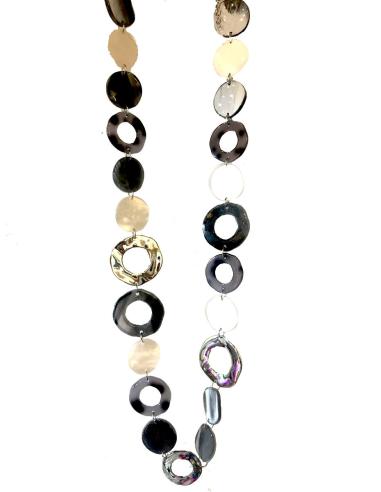 COLLAR LARGOS DE CAREY SINTETICO EN GRISES Y PLATEADOS