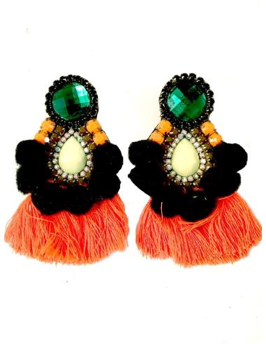 PENDIENTES DE MODA CON FLECOS Y  POMPONES TENDENCIA, DALE UN TOQUE DE COLOR A TUS LOOKS SOBRIOS