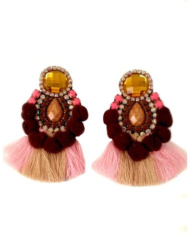 PENDIENTES DE MODA CON FLECOS Y  POMPONES TENDENCIA, TONOS MARRONES Y ROSAS