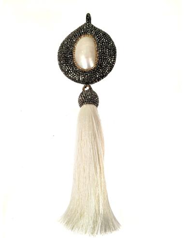 COLLARES LARGOS DE ALTA BISUTERIA CON MEDALLON DE SWAROSKY Y FLECOS