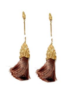 Imagen del producto PENDIENTES LARGOS DORADOS CON ORIGINAL BORLA TEXTIL EN TONO BRONCE