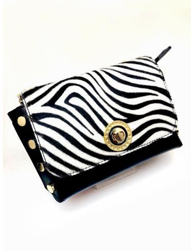 BOLSO DE PIEL CON SOLAPA DE PIEL DE POTRO BLANCO Y NEGRO