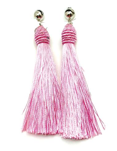 PENDIENTES POMPON ROSAS IDEALES PARA LLEVAR CON TUS LOOKS APORTANDO ESTE TOQUE FRESCO Y ACTUAL