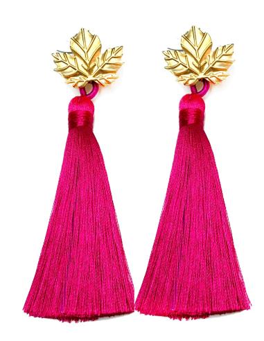 PENDIENTES LAROS DE FLECOS FUCSIAS, CREA TU OUTFIT CON ESTE PRECIOSO COMPLEMENTO TAN FAVORECEDOR