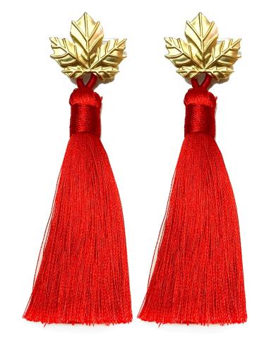 PENDIENTES LAROS DE FLECOS ROJOS, CREA TU OUTFIT CON ESTE PRECIOSO COMPLEMENTO TAN FAVORECEDOR