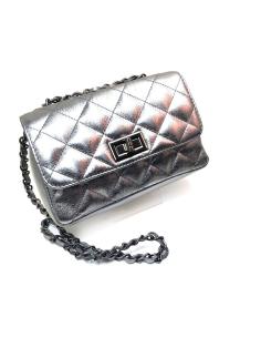 BOLSOS TIPO CHANNEL PIEL CON ACOLCHADO METALIZADO EN PLATEADO