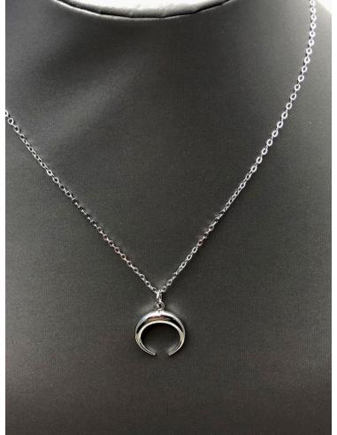 COLLAR COLMILLO DE DOBLE CUERNO MONTADO EN ACERO