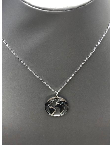 COLLARES BISUTERIA FINA COLGANTE MAPA MUNDO EN ACERO