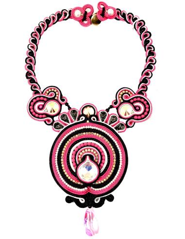 COLLARES MUJER BISUTERIA NEGROS Y FUCSIAS PARA TU OUTFIT