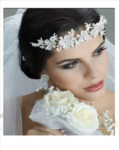 TOCADOS Y TIARAS DORADAS PARA BODAS...