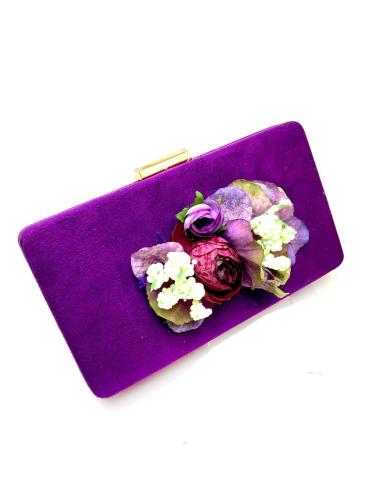BOLSOS DE FIESTA CON FLORES DE TELA COLOR MORADO IDEAL PARA CONJUNTAR CON PAMELAS