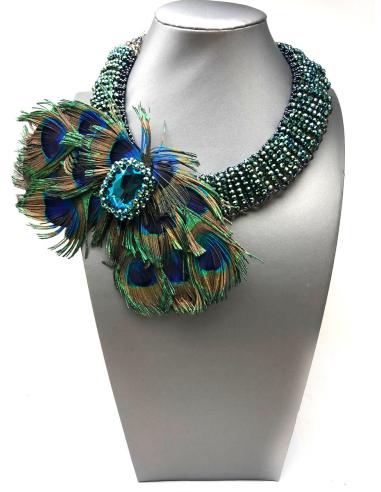 COLLAR DE PLUMAS PAVO REAL ESPECTACULAR