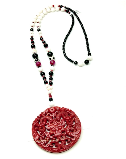 COLLARES LARGOS ROJOS HECHOS A MANO...