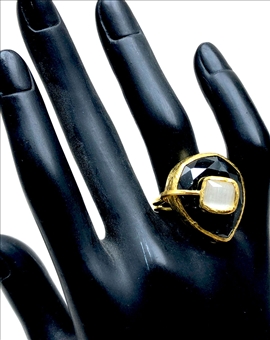 ANILLOS DE MUJER CON BAÑO DE ORO Y PIEDRAS NEGRAS 2