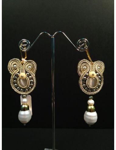 DIENTES FLAMENCA BEIGE Y ORO  JARDIN DEL DESEO
