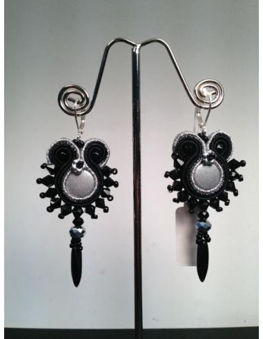 PENDIENTES FLAMENCA PEQUEÑOS GRIS Y NEGRO