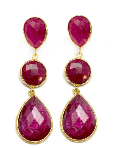 PENDIENTES LARGOS CON PIEDRAS DE GRANATE FACETADAS