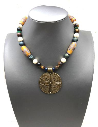 COLLARES MUJER DE LA ARTESANIA ETNICA AFRICANA CON CUENTAS PINTADAS A MANO