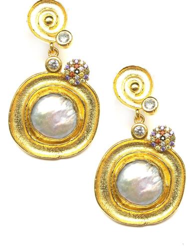 VISTOSOS PENDIENTES ELEGANTES CON PERLAS BARROCAS Y BAÑO DE ORO