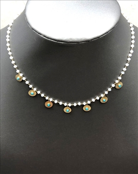COLLARES CORTOS DE MUJER BLANCOS CON CHARMS EN ACERO DORADO 2