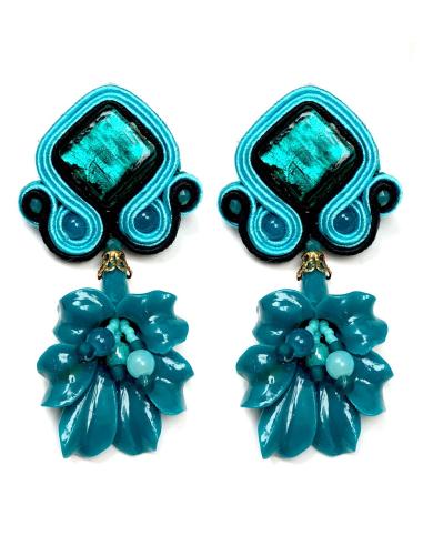 PENDIENTES LARGOS Y ORIGINALES CON BONITAS FLORES COLGANTES