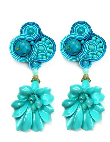 PENDIENTES LARGOS AZULES REALIZADOS A MANO ELIGE TU COLOR
