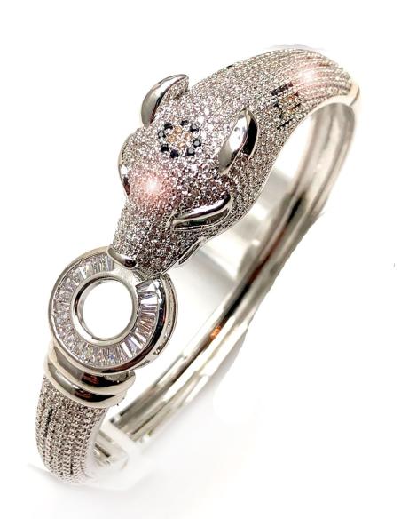 PULSERAS PLATEADAS CON FABULOSA CABEZA FELINA UN CLASICO