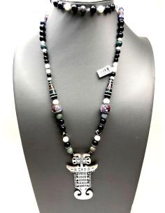 COLLARES BLANCOS Y NEGROS CON COLGANTE INDIGENA DE PLATA