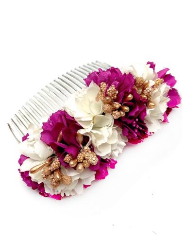 PEINETAS CON FLORES CON LAS QUE REALZAR TU PEINADO EN BODAS