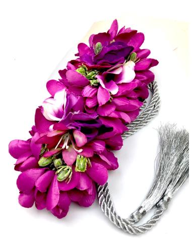 CINTURONES PLATEADOS CON FLORES CON LOS QUE ESTARA FABULOSA