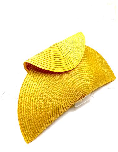 BOLSOS AMARILLOS CON ORIGINAL FORMA DE CAPOTE