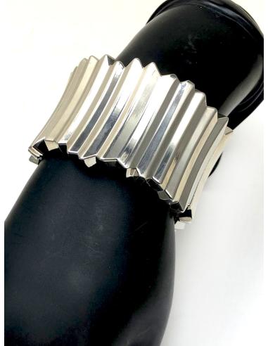 PULSERAS PLATEADAS ANCHAS CON LAS QUE COMPLETAR TU LOOK - Imagen 2