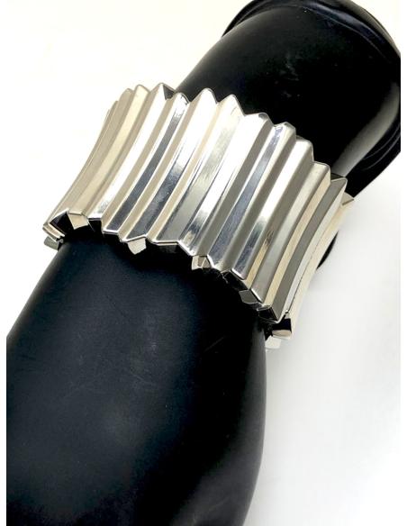 PULSERAS PLATEADAS ANCHAS CON LAS QUE COMPLETAR TU LOOK - Imagen 2