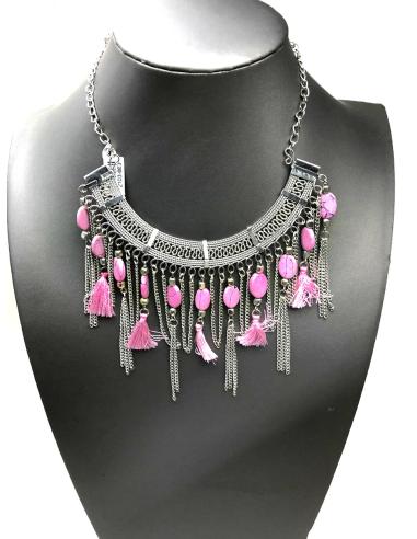BONITOS COLLARES PLATEADOS Y ROSAS PARA UN LOOK EXOTICO