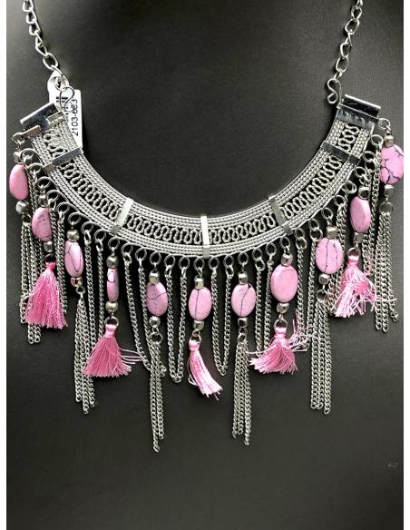 BONITOS COLLARES PLATEADOS Y ROSAS PARA UN LOOK EXOTICO