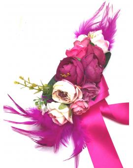 Imagen del producto CINTURONES FUCSIAS CON FLORES Y PLUMAS VAPOROSAS PARA BODAS
