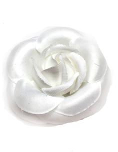 BROCHES BLANCOS CON PRECIOSA CAMELIA TODO UN CLASICO