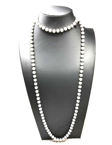 COLLARES LARGOS BLANCOS PARA PONER CON TUS PRENDAS DE VESTIR - Imagen 1