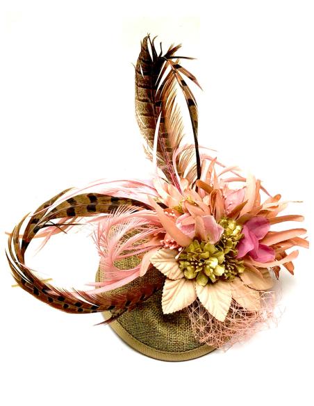 PEQUEÑOS TOCADOS ROSA MAQUILLAJE CON PLUMAS MUY ELEGANTES