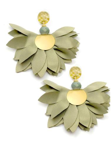 PENDIENTES LARGOS VERDE SECO CON BONITO DISEÑO FLOR EN TELA