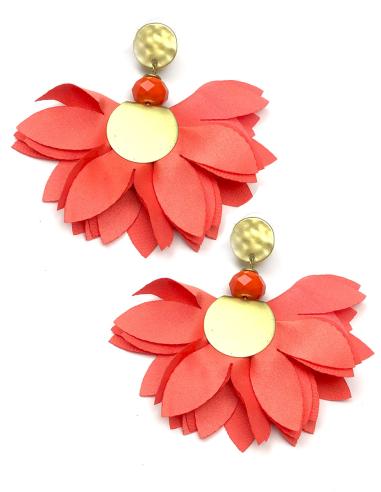 PENDIENTES LARGOS CORAL CON PRECIOSO DISEÑO DE FLOR EN TELA - Imagen 1